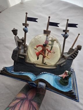 Disney Peter Pan Storybook Snow Globe Sculpture - Decorative Home Art, 2012